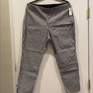 Gingham print stretch pants.